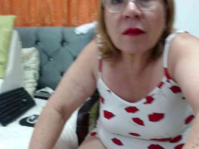 ViviannaJhonson webcam