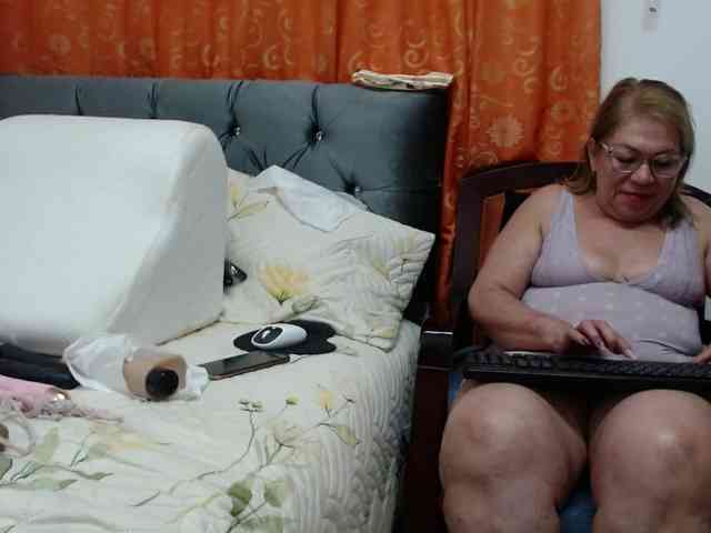 ViviannaJhonson webcam