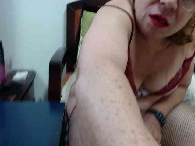 ViviannaJhonson webcam