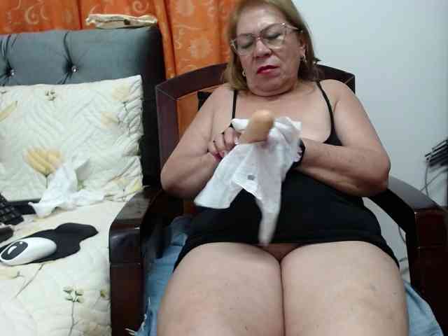 ViviannaJhonson webcam