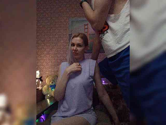 Andre-Blondinochka webcam
