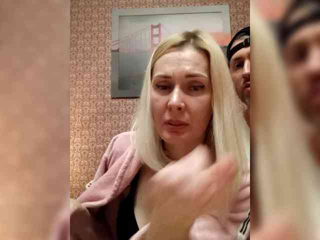 Andre-Blondinochka webcam