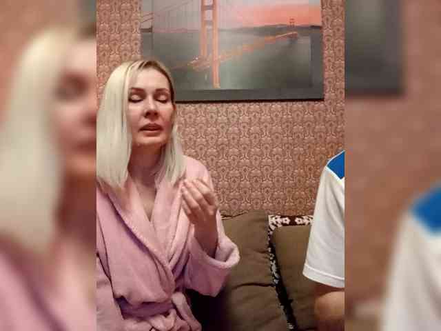 Andre-Blondinochka webcam