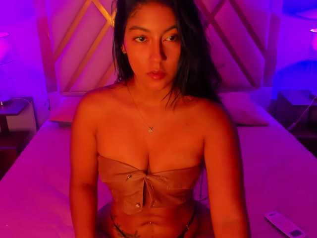 LiizJones live cam on BongaCams