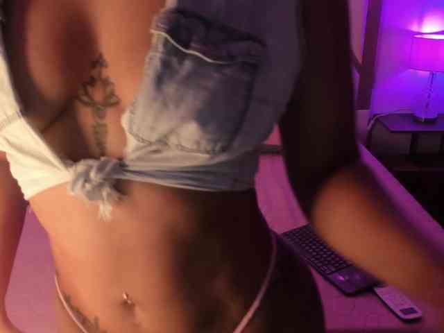 LiizJones webcam