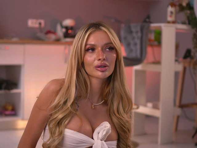 LeyaMeyers live cam on BongaCams