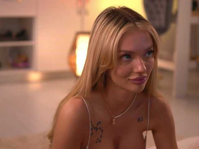 LeyaMeyers live cam on BongaCams