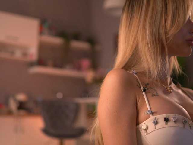 ButterflyLeah live webcam show