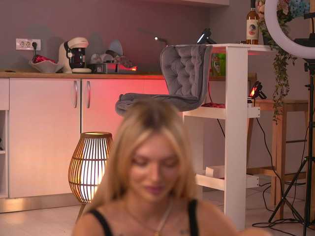 LeyaMeyers live cam on BongaCams