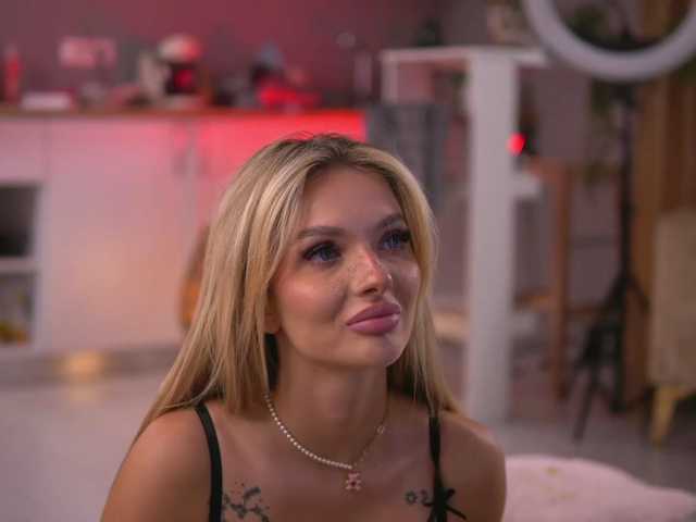 LeyaMeyers live cam on BongaCams