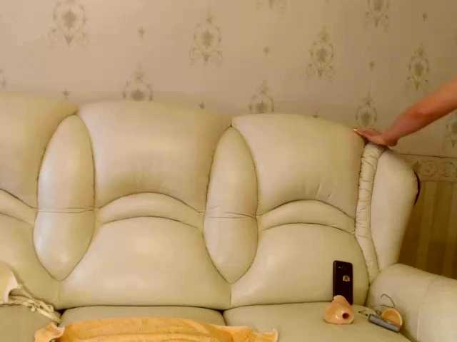 Elena7564 live cam on BongaCams