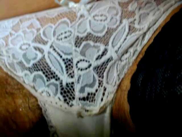 Elena7564 live cam on BongaCams