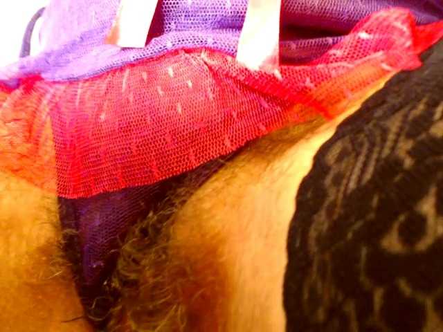 Elena7564 live cam on BongaCams