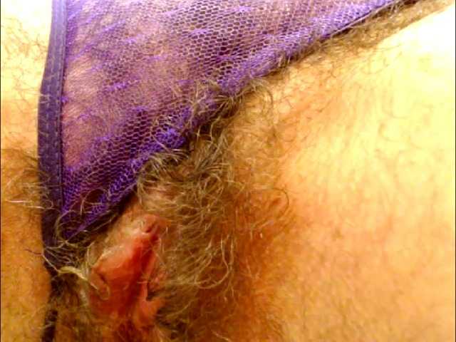 Elena7564 live cam on BongaCams