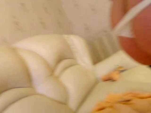Elena7564 live cam on BongaCams