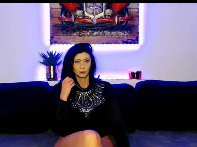 Carmen4u live cam on BongaCams