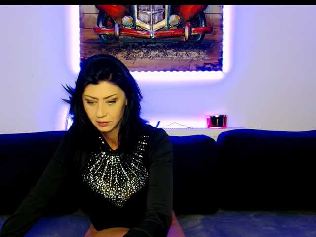 Carmen4u live cam on BongaCams