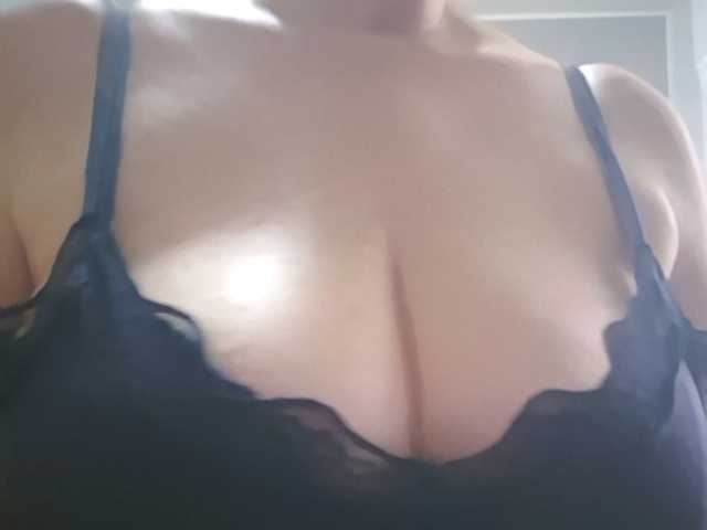 Amoreloveforever live webcam show