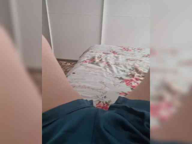 Makemehorny webcam