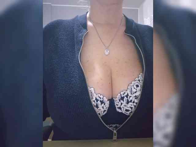 Model: Makemehorny