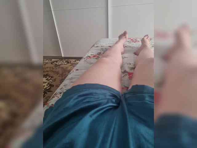 Makemehorny webcam