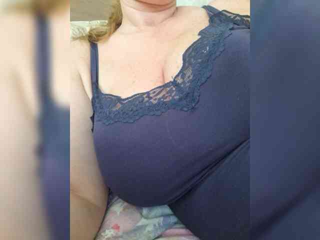 Makemehorny webcam