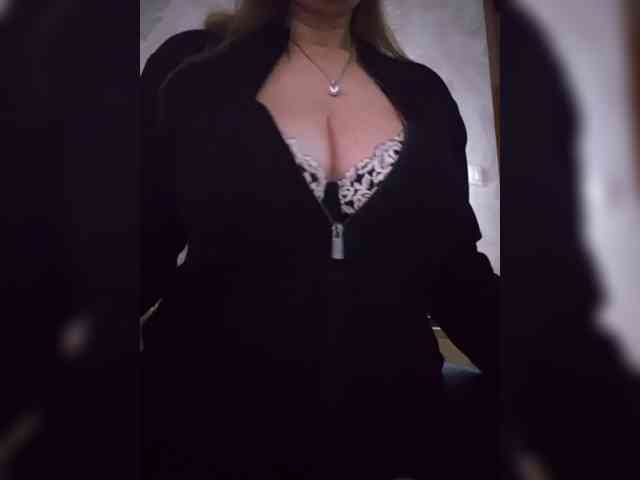 Makemehorny webcam