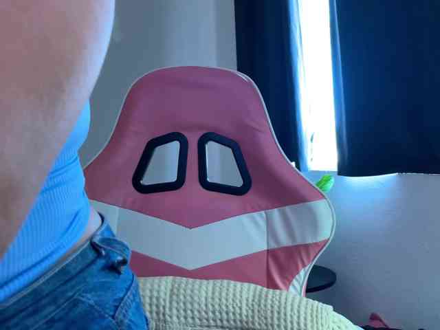 SweetPaige webcam