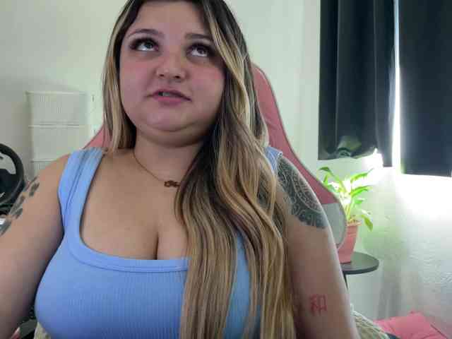SweetPaige webcam