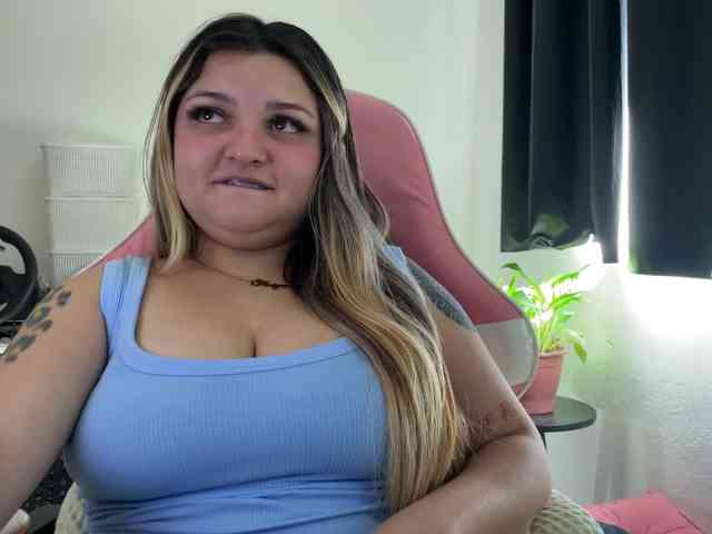 SweetPaige webcam