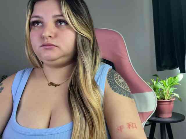 sweetpaige's live room