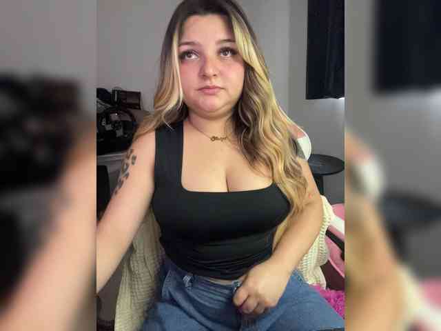 amandhaa amandhaa