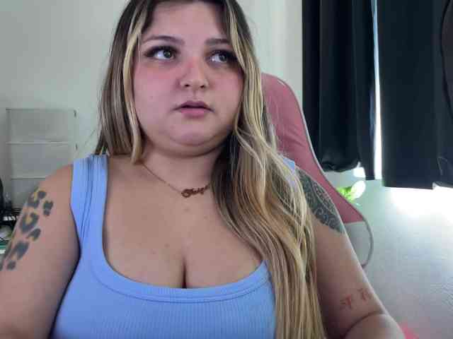 SweetPaige webcam