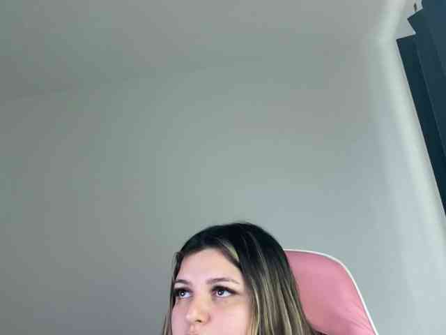 SweetPaige webcam