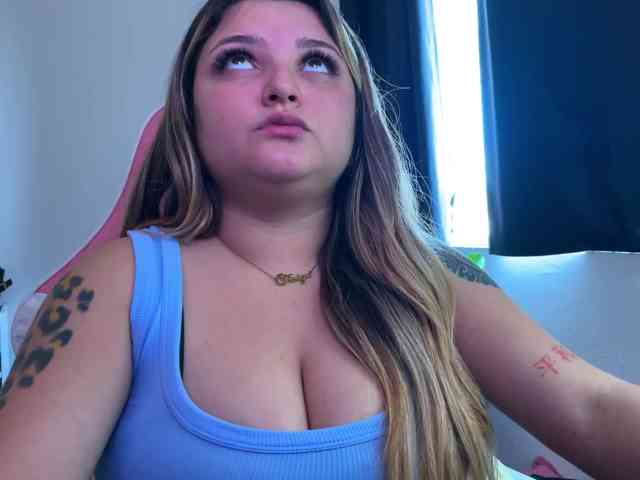 SweetPaige webcam