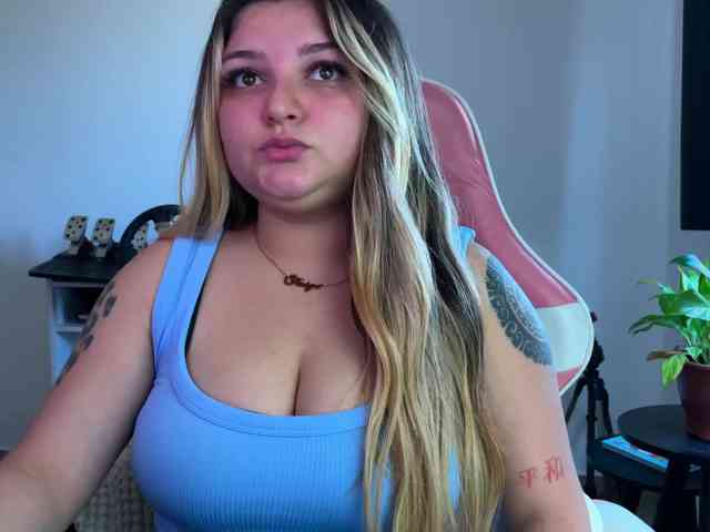 SweetPaige webcam