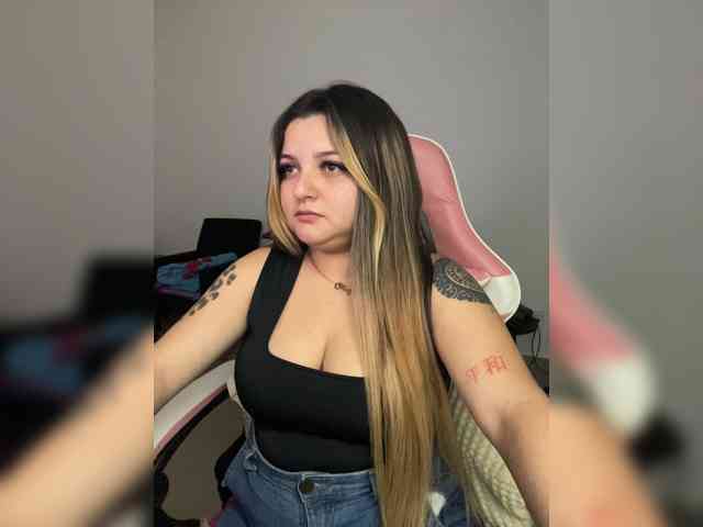 Model: SweetPaige