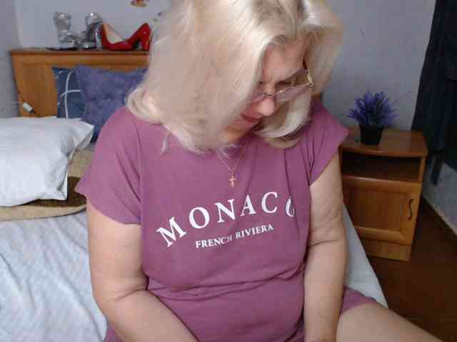 BozhenaNude webcam