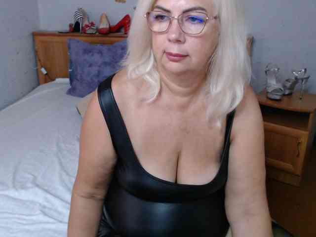 BozhenaNude webcam