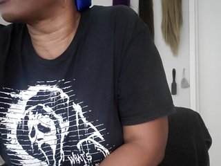 QueenAnitaDix's Live Webcam