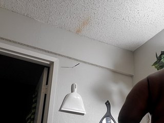 QueenAnitaDix's Live Webcam