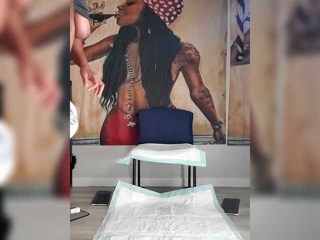 QueenAnitaDix's BongaCams show and profile