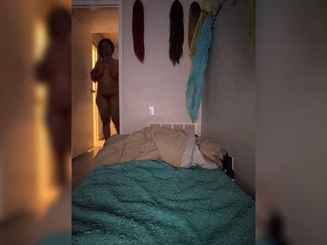 QueenAnitaDix live cam on BongaCams