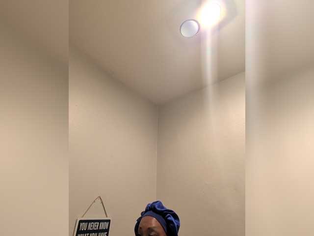 QueenAnitaDix live cam on BongaCams