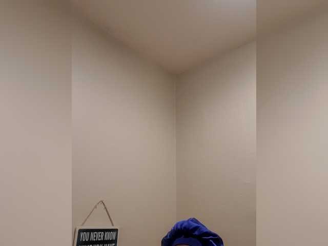 QueenAnitaDix live cam on BongaCams