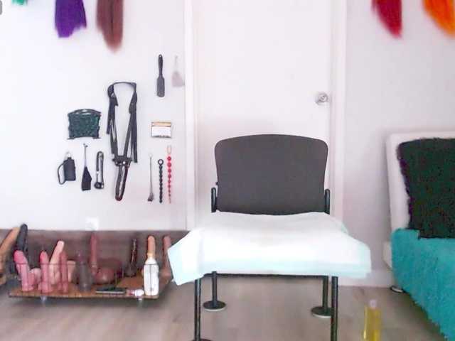 QueenAnitaDix