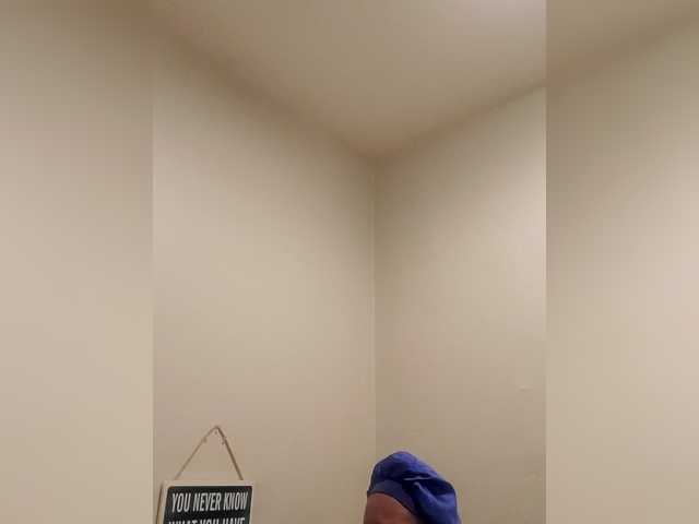 QueenAnitaDix live cam on BongaCams