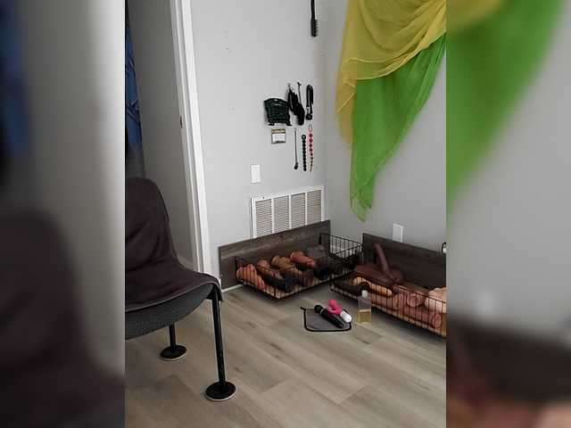 QueenAnitaDix