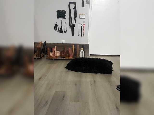 QueenAnitaDix