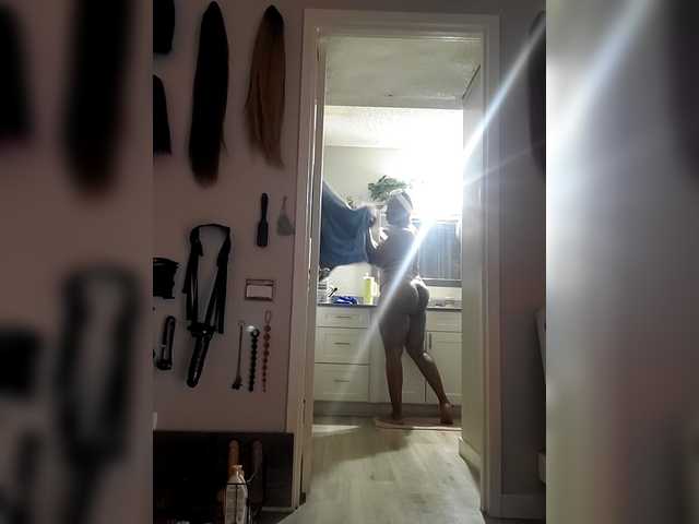 QueenAnitaDix